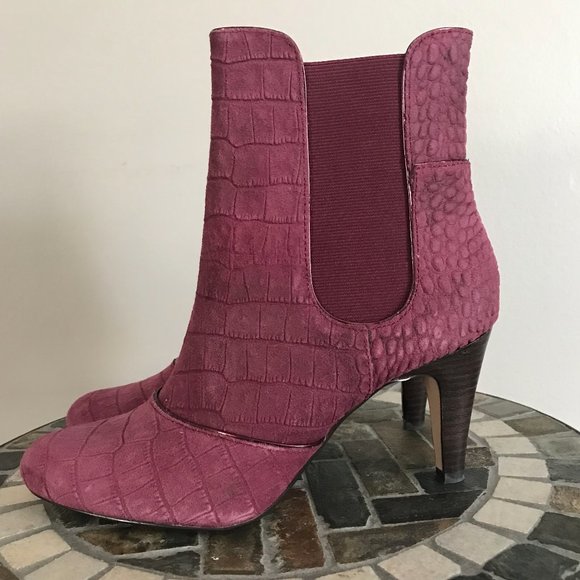 NEW Joan & David CIRCA LUXE Suede Ankle Boots in Burgundy, size7M - Picture 5 of 10